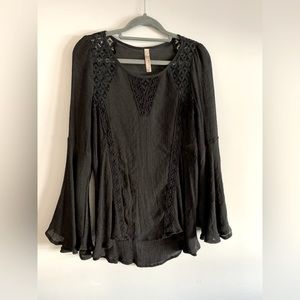 entro  Black Boho/peasant/ flowy top size S with beautiful bell sleeves